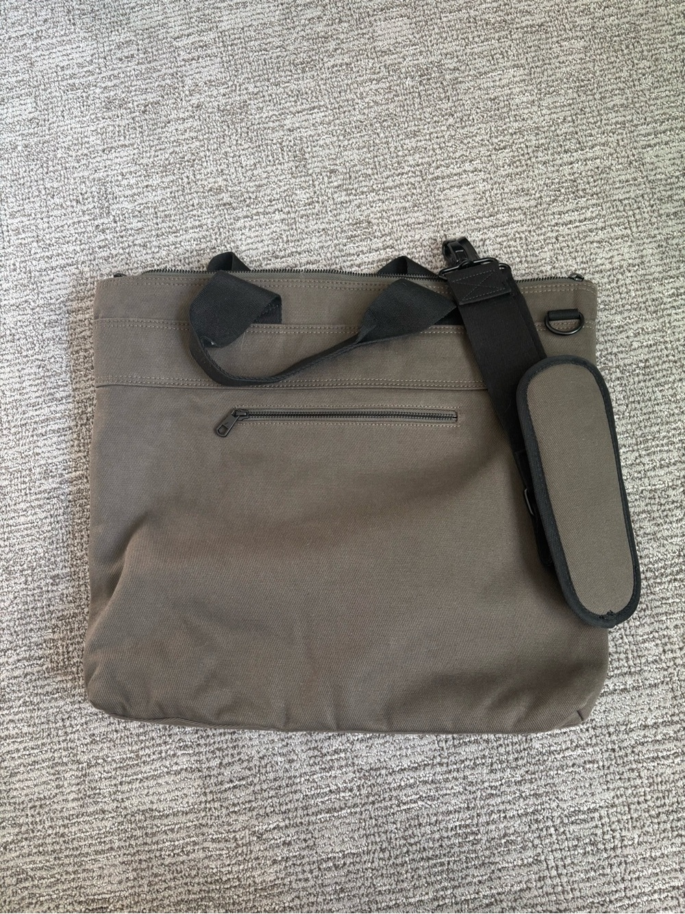 STATE Olive Canvas Laptop Tote with Padded Strap. NWOT